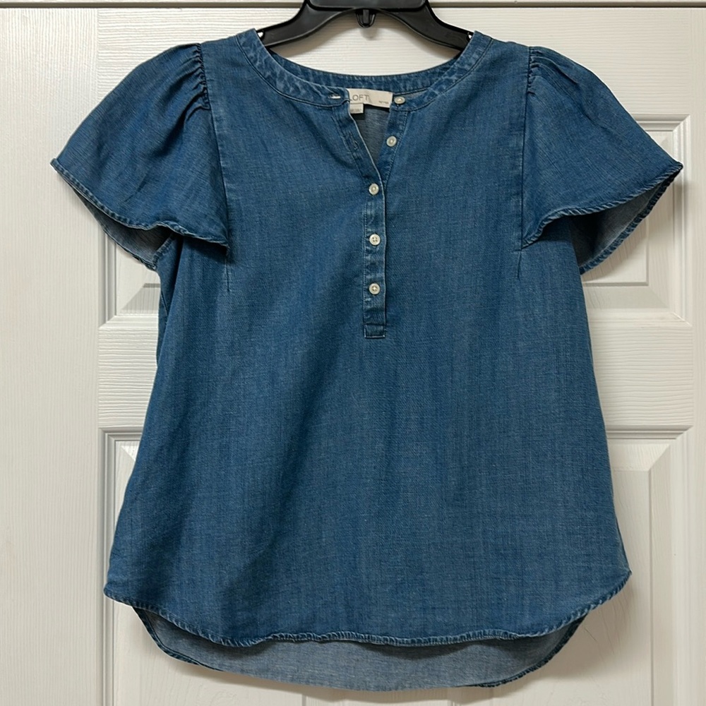 LOFT Linen blend top - like new condition